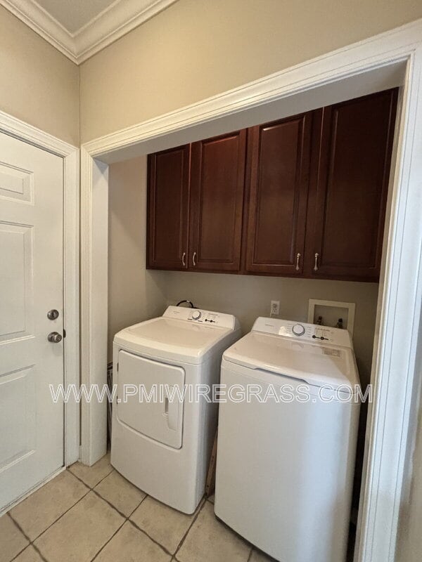 Building Photo - 229 Charleston Dr