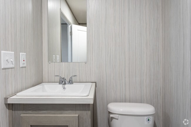 3BR, 2BA - 1,216SF - Primary Bathroom - Hunter Ridge