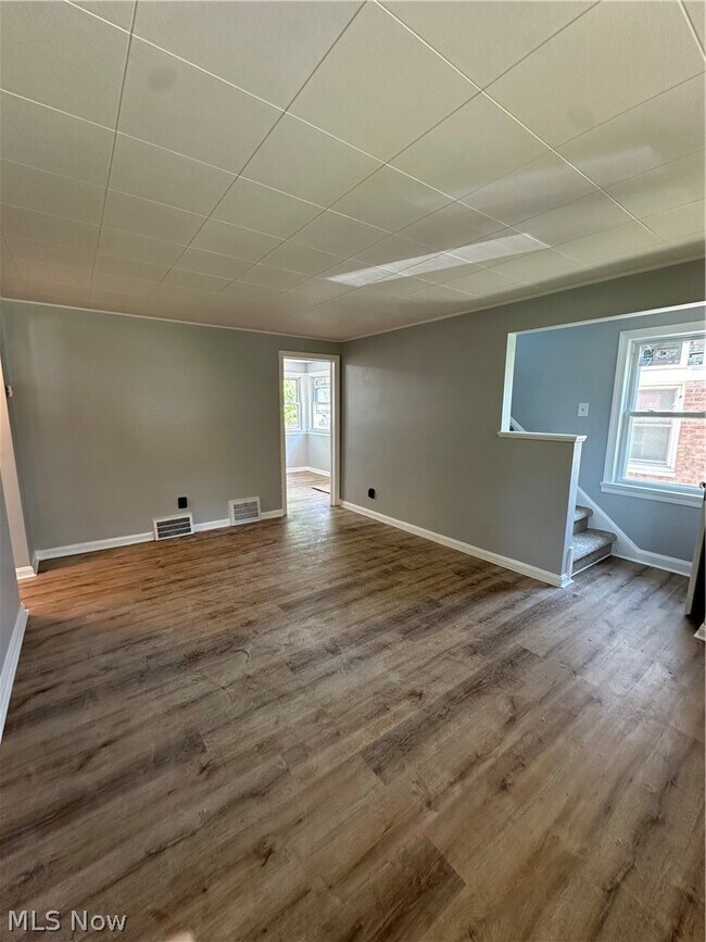 Building Photo - 18413 Waterbury Ave