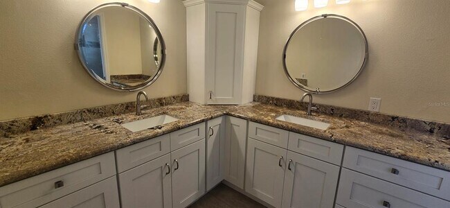 Building Photo - 2125 Barbosa Ct