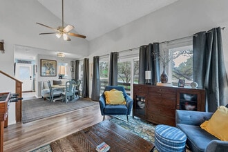 Building Photo - 1142 Amanda-SI ID1351227P