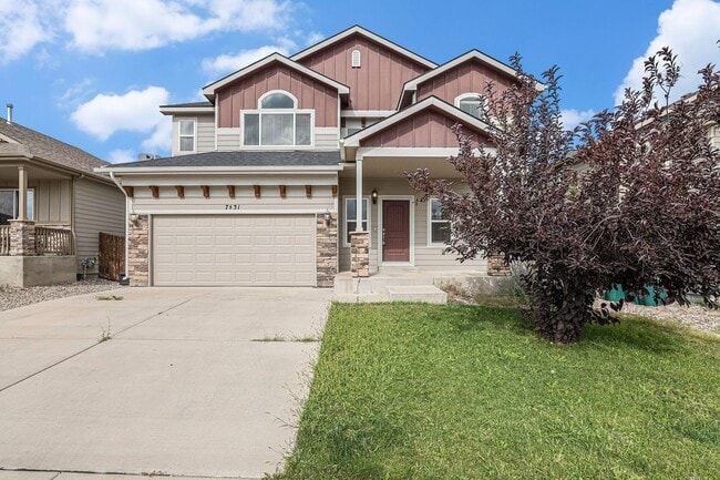 Primary Photo - Nice Big Home, close to Ft Carson, Updated...