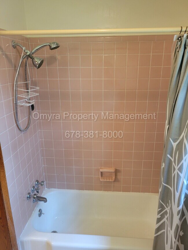 Building Photo - Charming 4 Bedroom Home in Brookhaven!