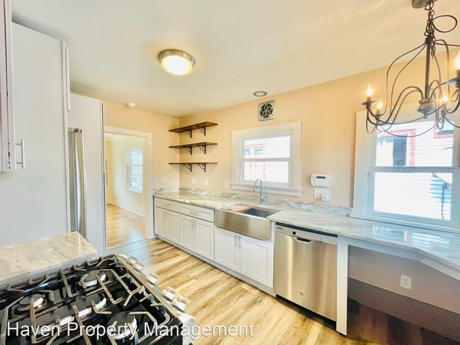Building Photo - 2 br, 1 bath House - 5310 33rd Ave S