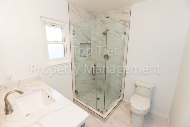 Building Photo - Charming Mid-Century Home | 4BR, 3BA | 2,4...