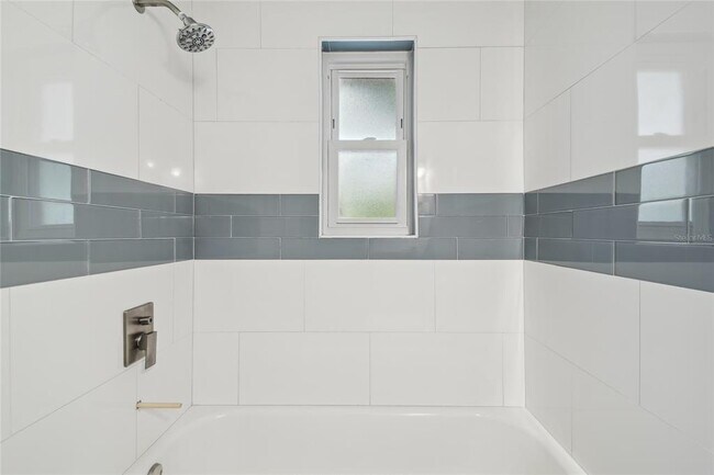 Building Photo - 3679 Sugarcreek Dr