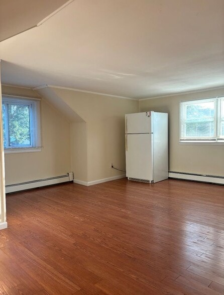 Building Photo - 68 Winges Ave