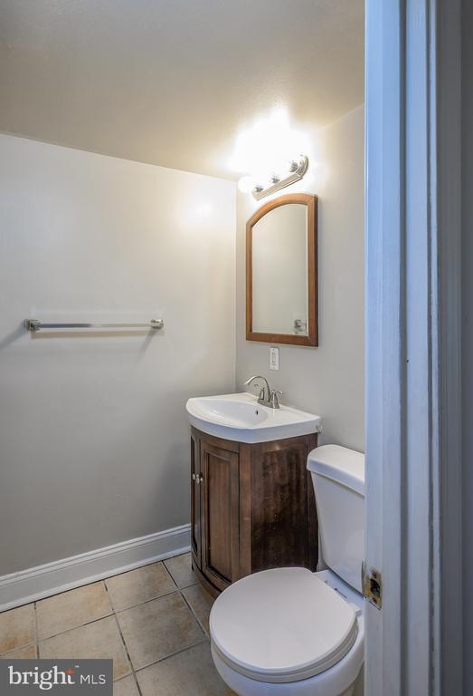 Building Photo - 7147 Donnell Pl