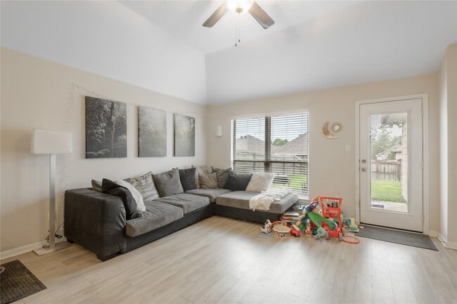 Building Photo - 106 Rudder Wy