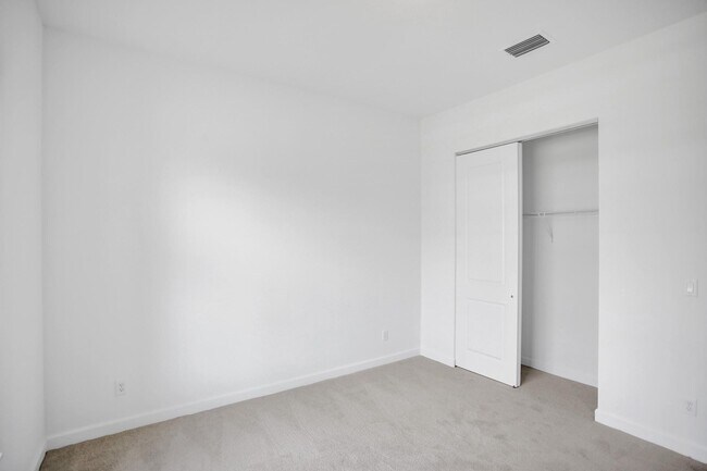 Building Photo - 19411 Broad Shore Walk
