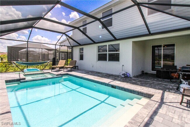 Building Photo - 2213 Avocado Ln