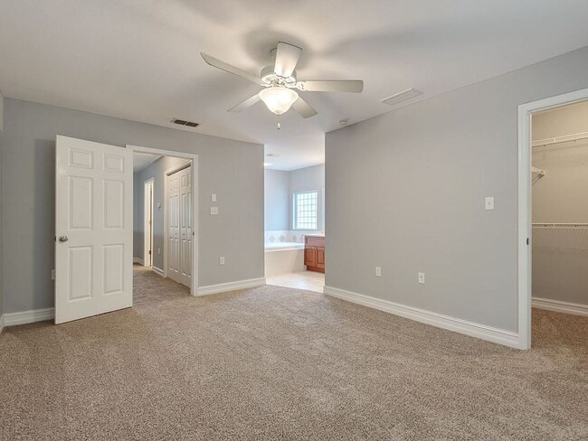 Building Photo - 1537 Crescent Hills Dr
