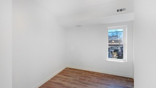 Building Photo - 303 Dudley St