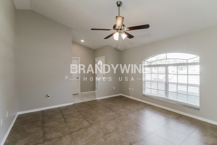 Building Photo - 2542 Jennifer Dr