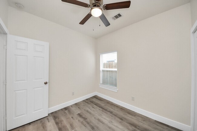 Building Photo - 6827 Mcwilliams Dr