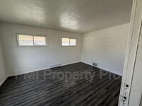 Building Photo - 5642 N 61st St