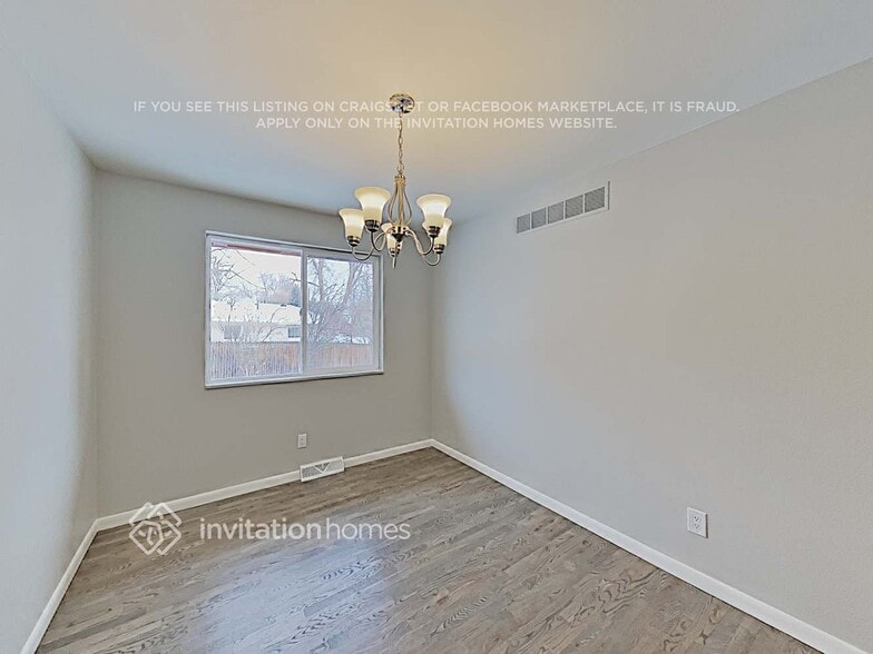 Building Photo - 10641 W 102nd Pl