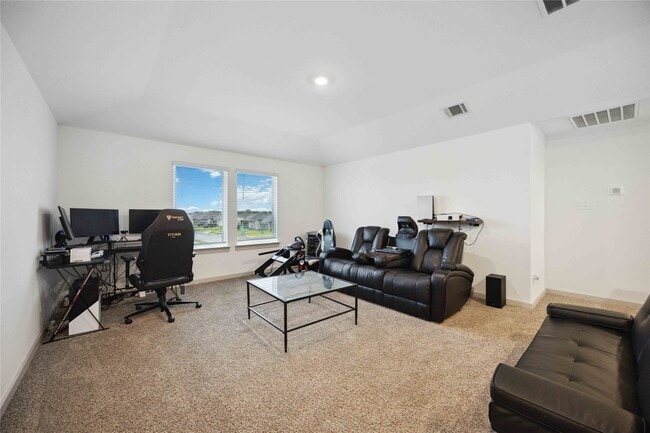 Building Photo - 303 William Ln