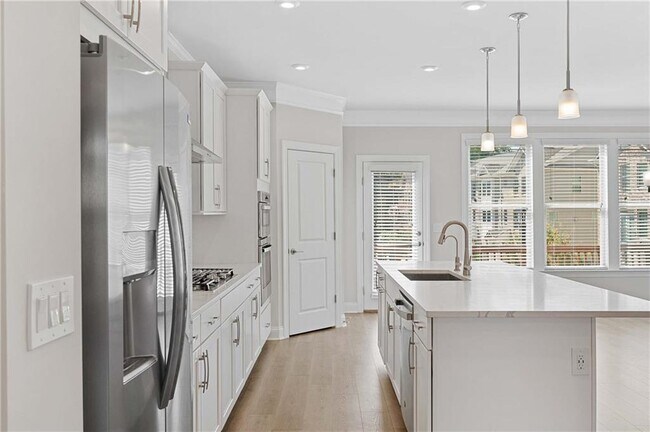 Building Photo - 1363 Live Oak Ln