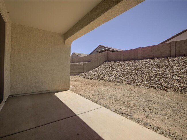 Building Photo - Corona de Tucson 4 Bedroom 2 Bathroom