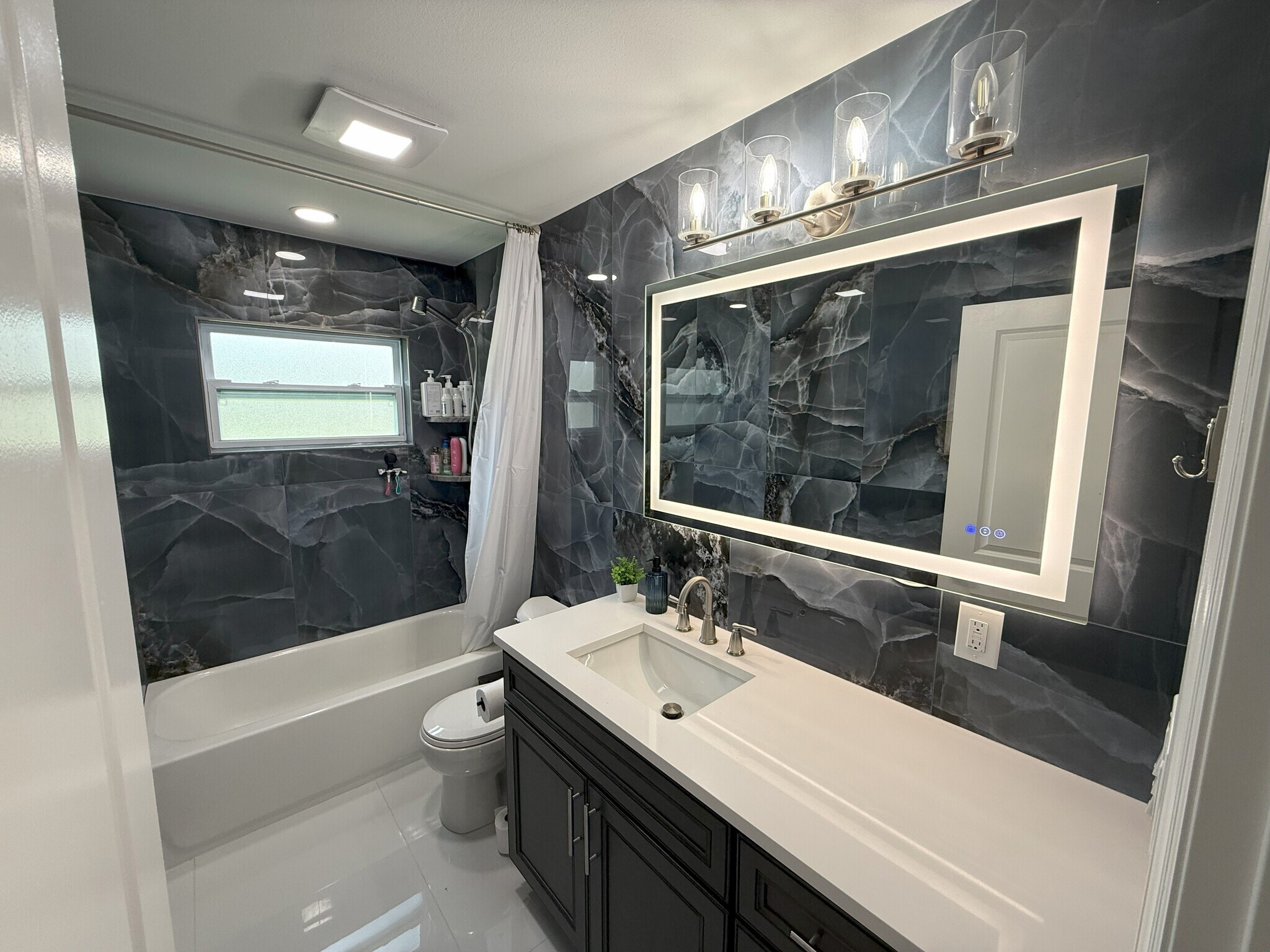 Building Photo - 2641 Miranda Way S