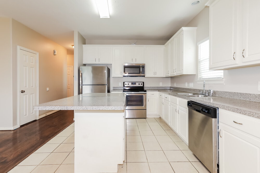 Building Photo - 21302 Berry Ridge Ln
