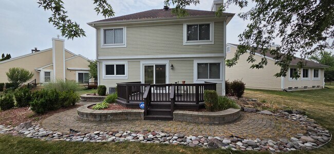 Building Photo - 380 Huntington Ct