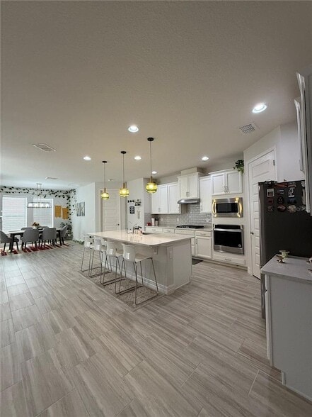 Building Photo - 1785 Pasture Lp