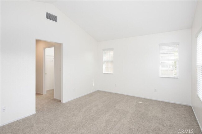 Building Photo - 1425 Crown Cir