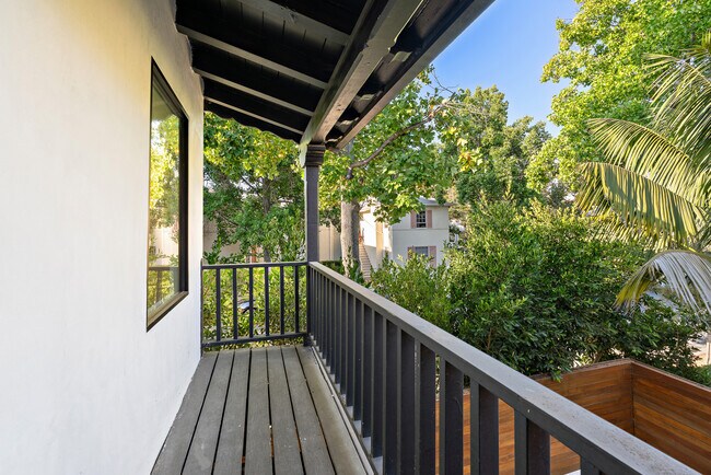 Building Photo - 201 Bedford Dr