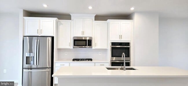 Building Photo - 24148 Thurso Sq