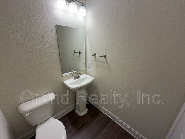 Building Photo - 4397 Village Oak Ln