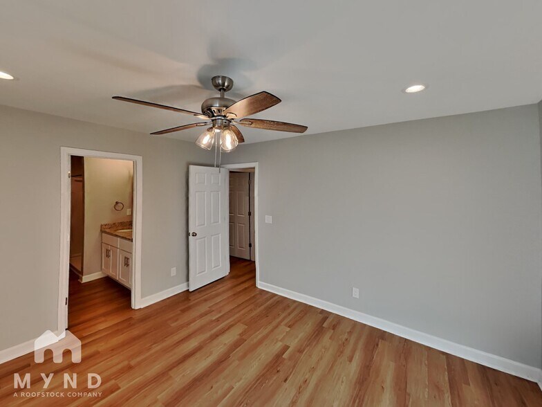 Building Photo - 1109 Old Charlotte Rd