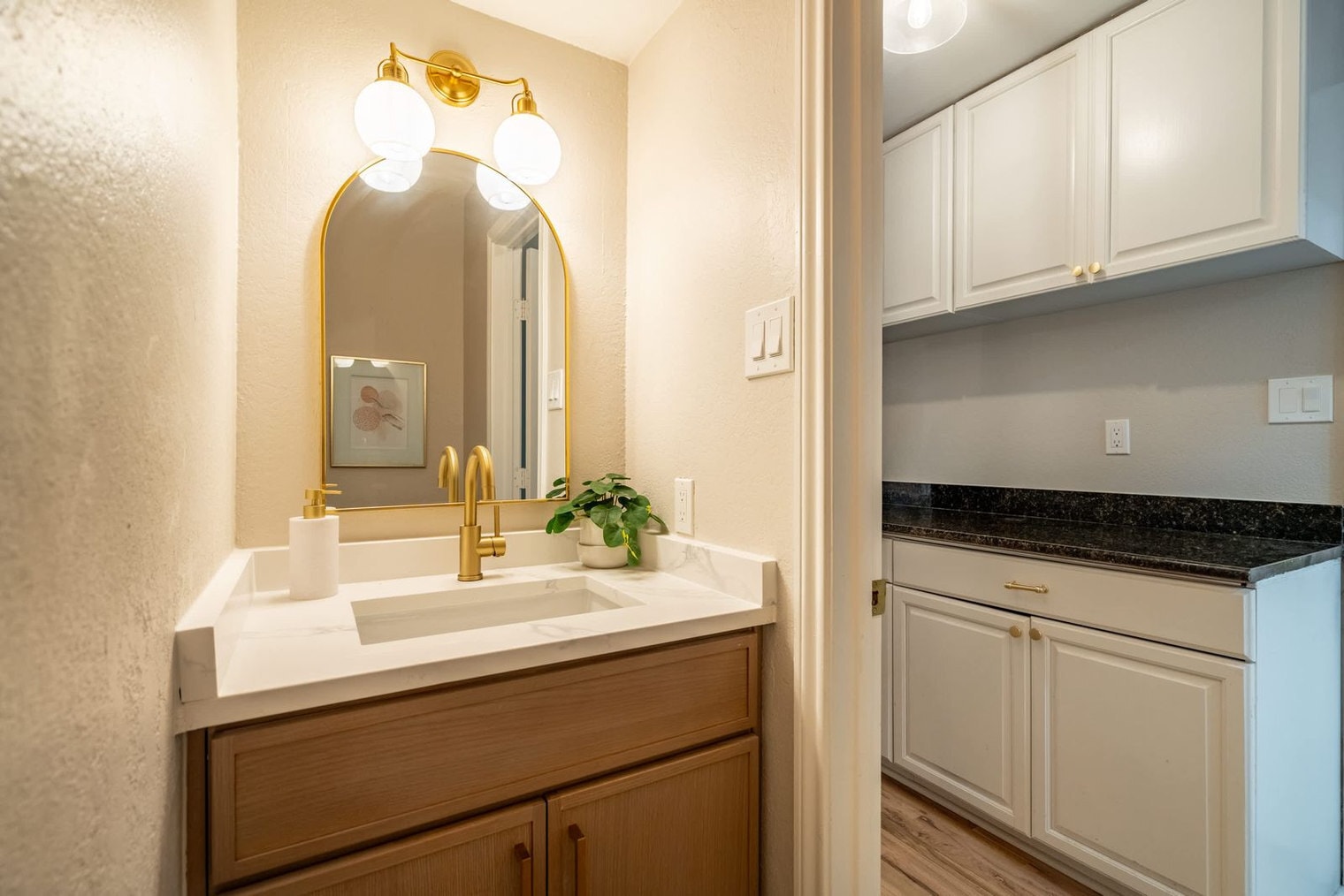 Building Photo - 6509 Lakeshore Ct