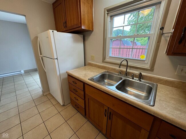 Building Photo - 4847 Mt Vernon Dr