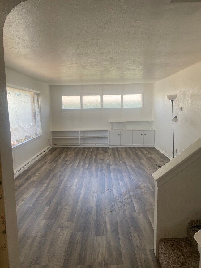 Building Photo - 2775 B Rd