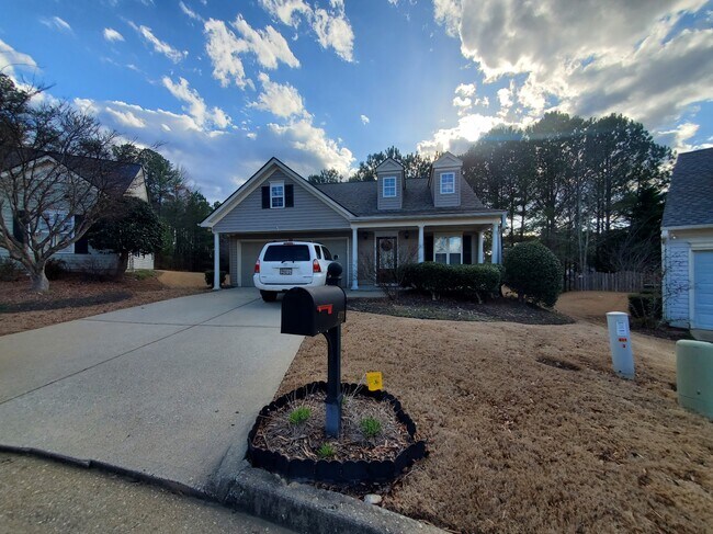 Building Photo - 401 Redwood Trail