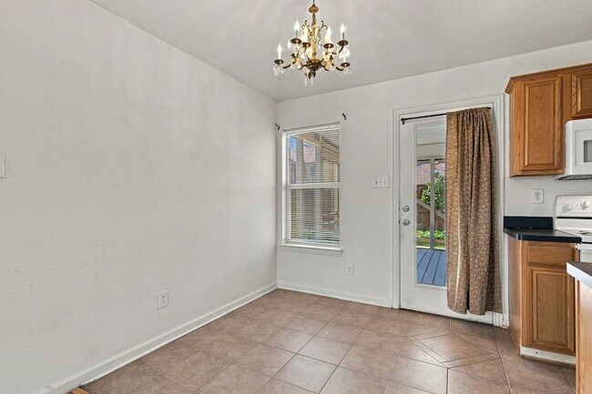 Building Photo - 616 Mustang Ct