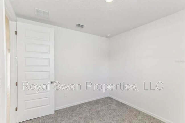 Building Photo - 2016 Rosewood Dr