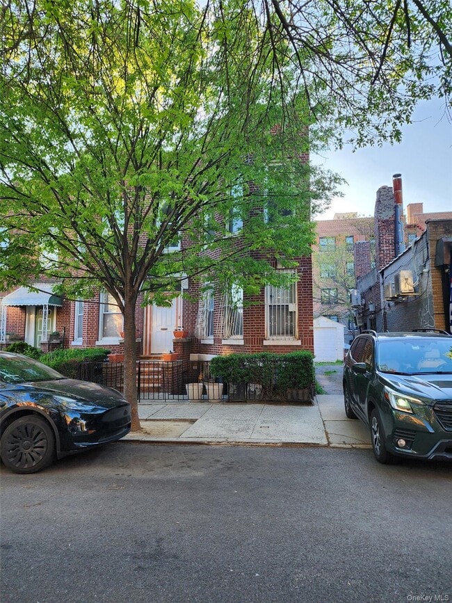 Building Photo - 47-12 39th Pl