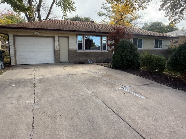 Building Photo - 127 Wesgaye St