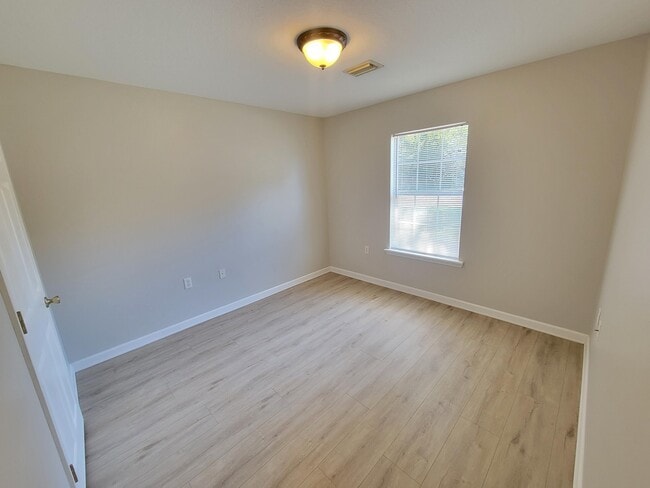 Building Photo - 7288 Mossy Oaks Ct