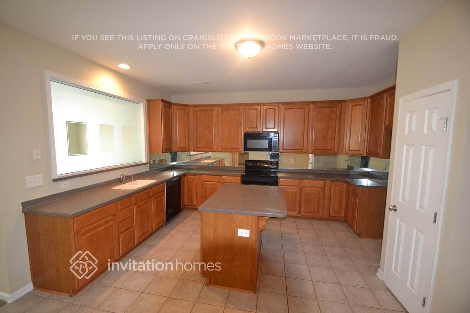 Building Photo - 14535 Greenpoint Ln