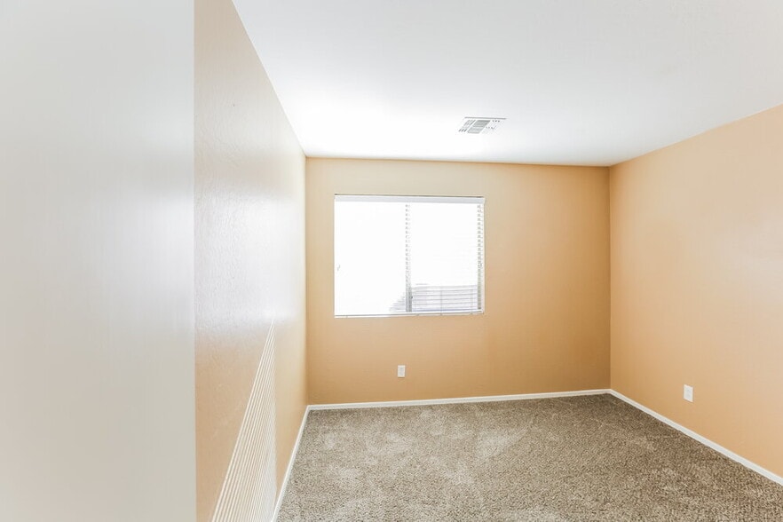 Building Photo - 12927 W Peppertree Ln