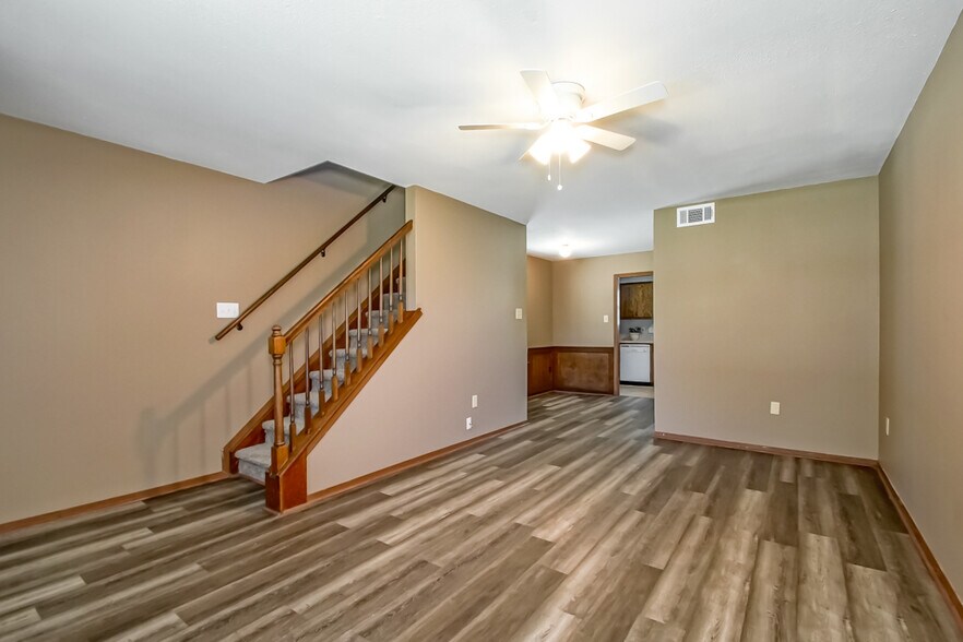 Building Photo - 16382 Hooper Rd
