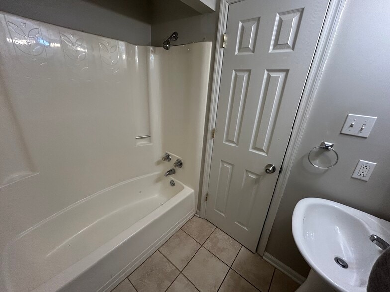 Bathroom 1 - 618 Maplewood Ave