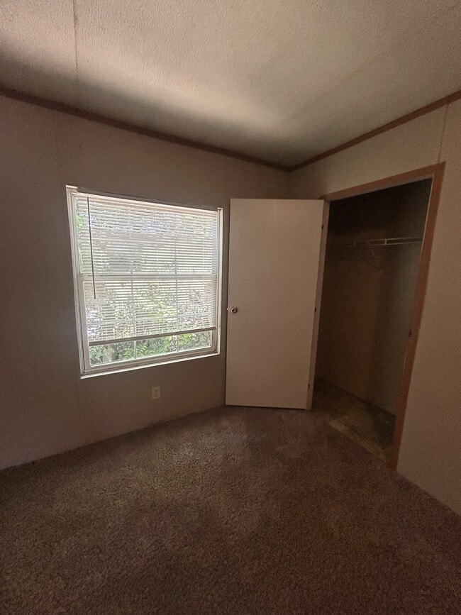 Building Photo - 105 Zackary St
