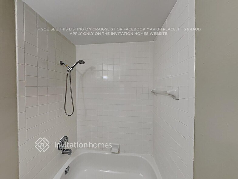Building Photo - 4727 NW 3rd Ct