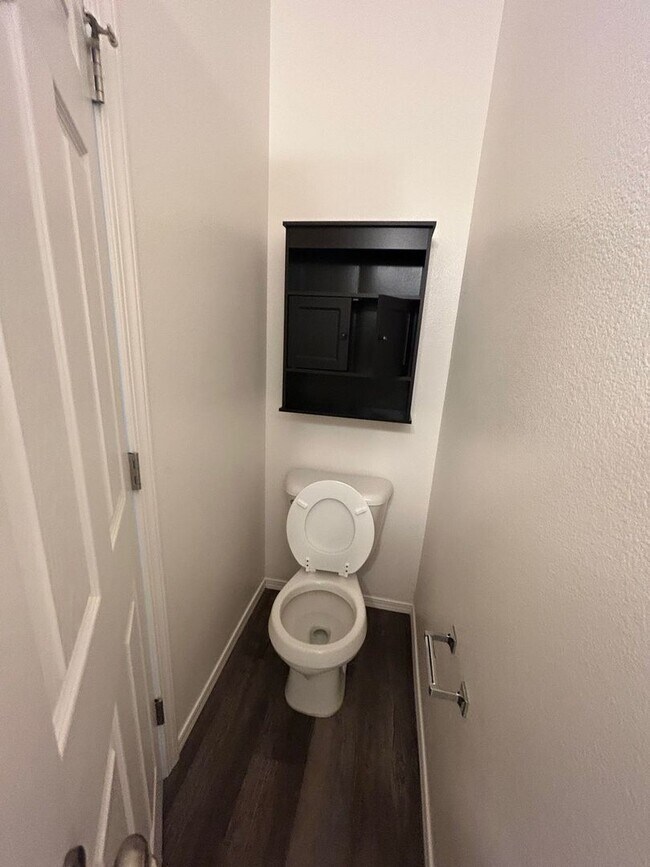 Building Photo - 3 Bedroom plus Loft For Rent! Victory Sout...