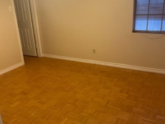 Building Photo - 1239 Brown Dr